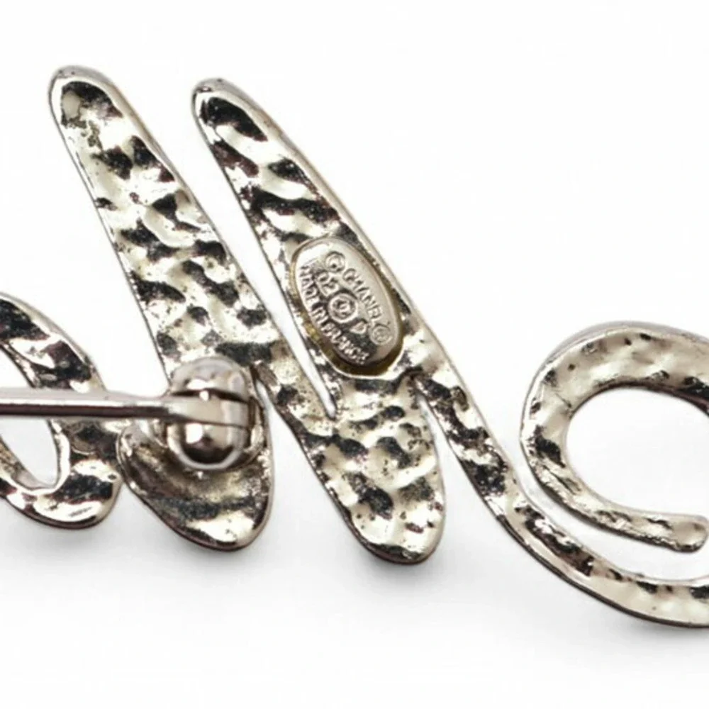 CHANEL Authentic Pink Brooch
